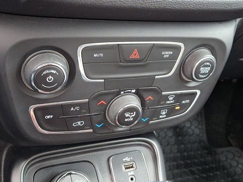 Used 2020 Jeep Compass Trailhawk AWD/4WD image 16