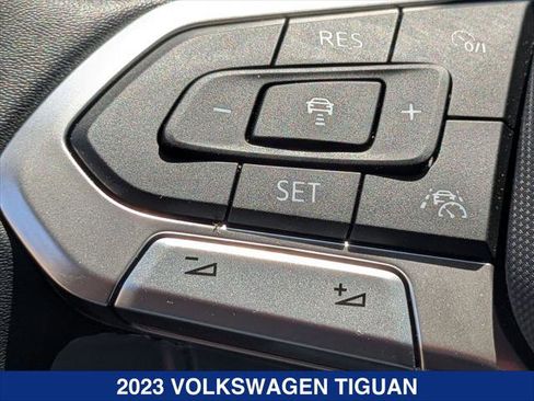 Used 2023 Volkswagen Tiguan SE R-Line FWD image 13