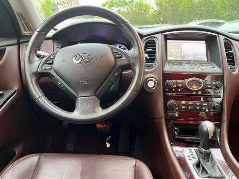 Used 2017 INFINITI QX50 2WD w/ Premium Package image 7