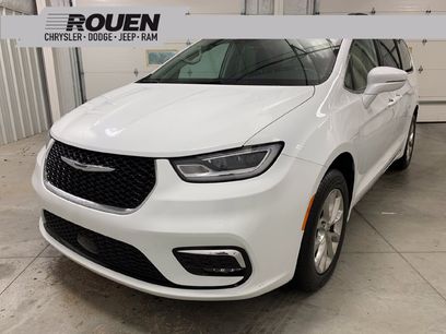 Used 2022 Chrysler Pacifica Touring-L