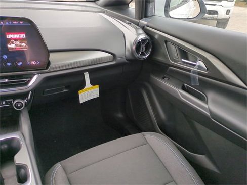 New 2026 Chevrolet Equinox EV LT image 17