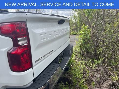 Used 2024 Chevrolet Silverado 1500 LT AWD/4WD image 5