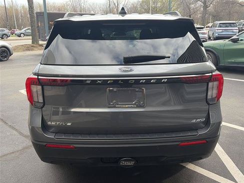 Certified 2025 Ford Explorer Active AWD/4WD image 4
