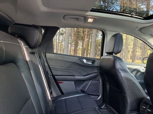 Used 2022 Ford Escape SEL image 24