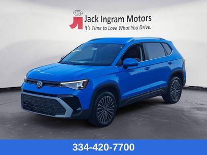 New 2025 Volkswagen Taos SE