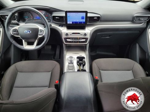 Used 2023 Ford Explorer XLT AWD/4WD image 19