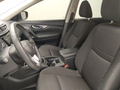 Used 2020 Nissan Rogue SV image 17