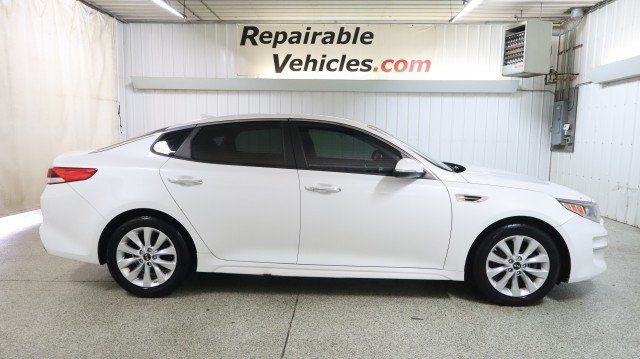 Used 2018 Kia Optima LX w/ 17" Alloy Wheels Package FWD image 4