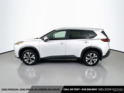 Used 2023 Nissan Rogue SV w/ SV Premium B Package FWD image 8