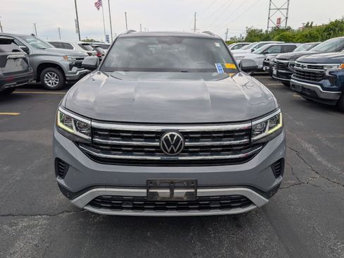 Used 2021 Volkswagen Atlas Cross Sport SE w/ Panoramic Sunroof Package AWD/4WD image 2
