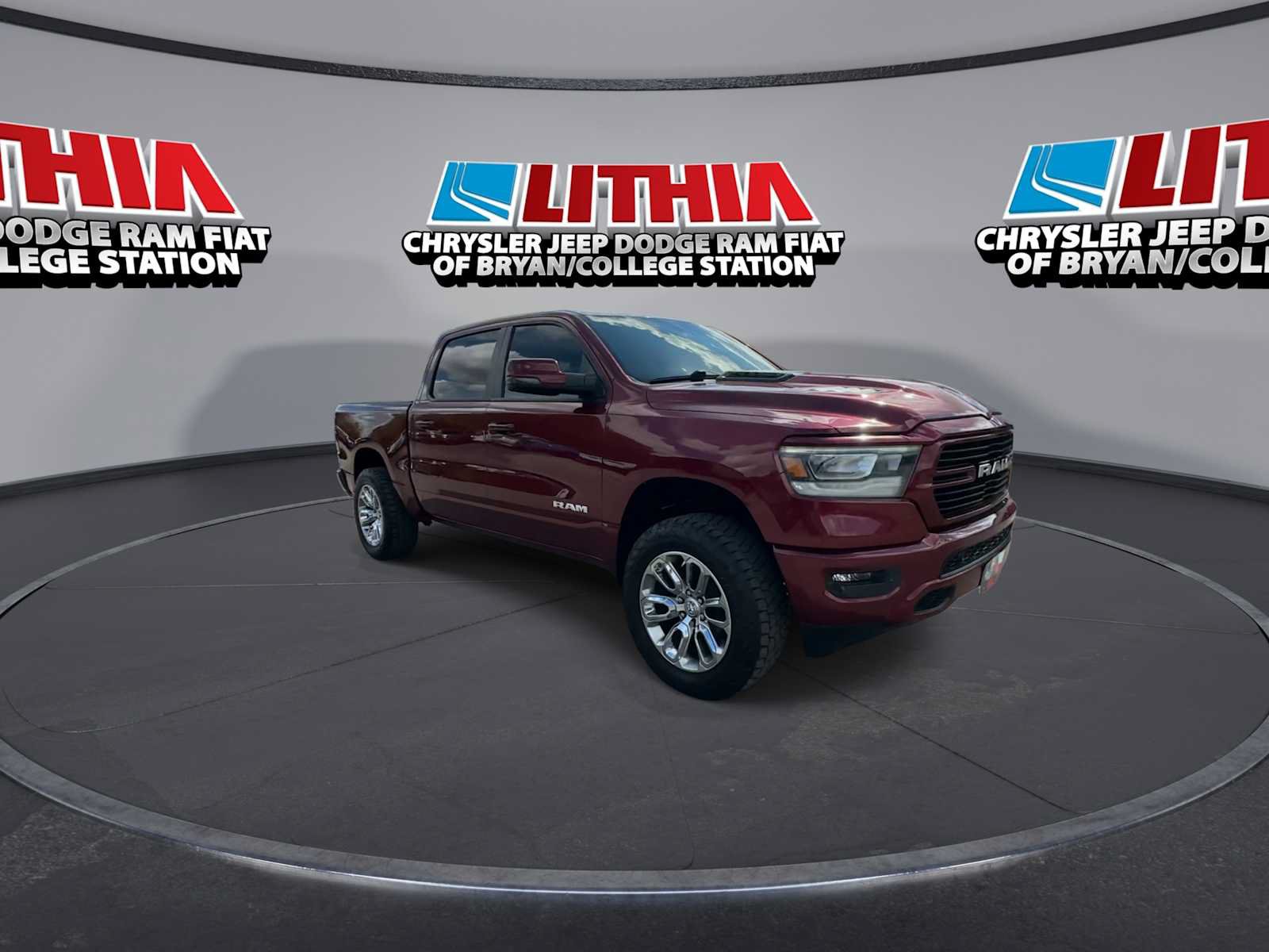 Used 2023 RAM 1500 Laramie AWD/4WD image 2