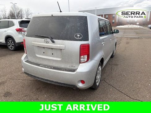 Used 2015 Scion xB image 3