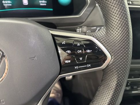 Certified 2022 Volkswagen Tiguan SE R-Line image 14
