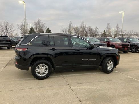 Certified 2023 Jeep Grand Cherokee Laredo w/ Luxury Tech Group I image 5