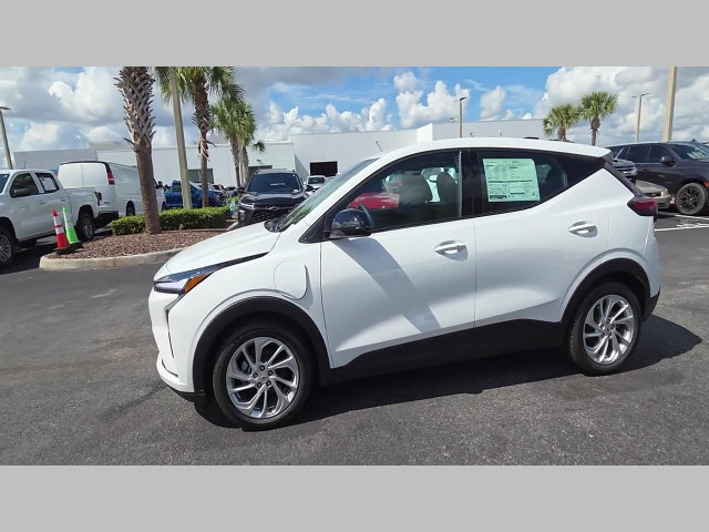 New 2027 Chevrolet Bolt LT w/ Comfort Package FWD image 23