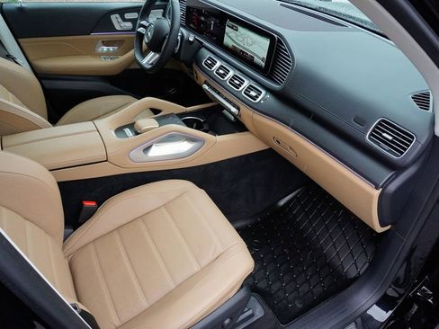 Used 2024 Mercedes-Benz GLS 450 4MATIC image 22