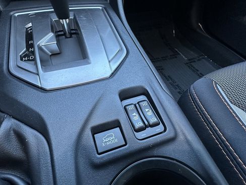 Used 2020 Subaru Crosstrek 2.0i Premium AWD/4WD image 12