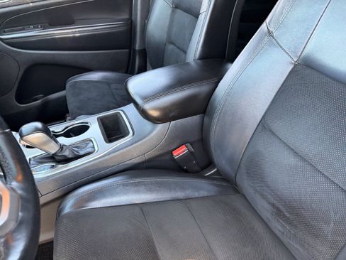 Used 2018 Jeep Grand Cherokee Altitude RWD image 18