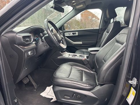 Used 2022 Ford Explorer Limited w/ Equipment Group 301A image 8