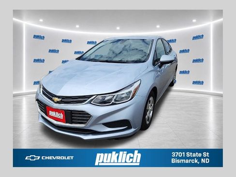 Used 2018 Chevrolet Cruze LS FWD image 1