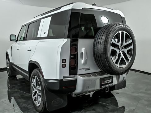 Used 2020 Land Rover Defender 110 HSE AWD/4WD image 7