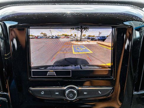 Used 2020 Chevrolet Traverse LS image 15