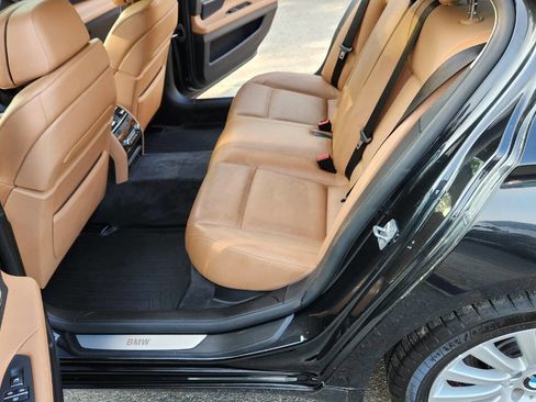 Used 2011 BMW 750Li xDrive image 30