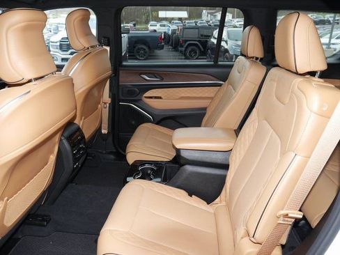 Used 2024 Jeep Grand Cherokee L Summit AWD/4WD image 29