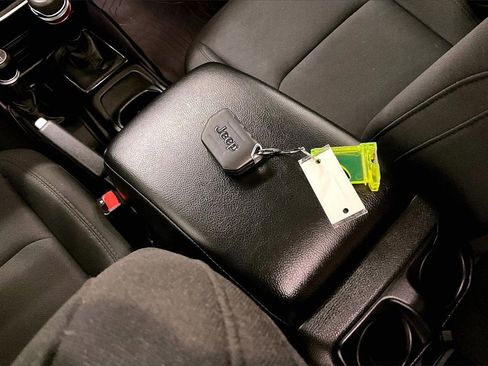 Used 2022 Jeep Gladiator Sport w/ Trailer Tow Package image 34