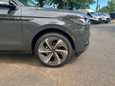 New 2026 Lincoln Navigator Black Label AWD/4WD image 13