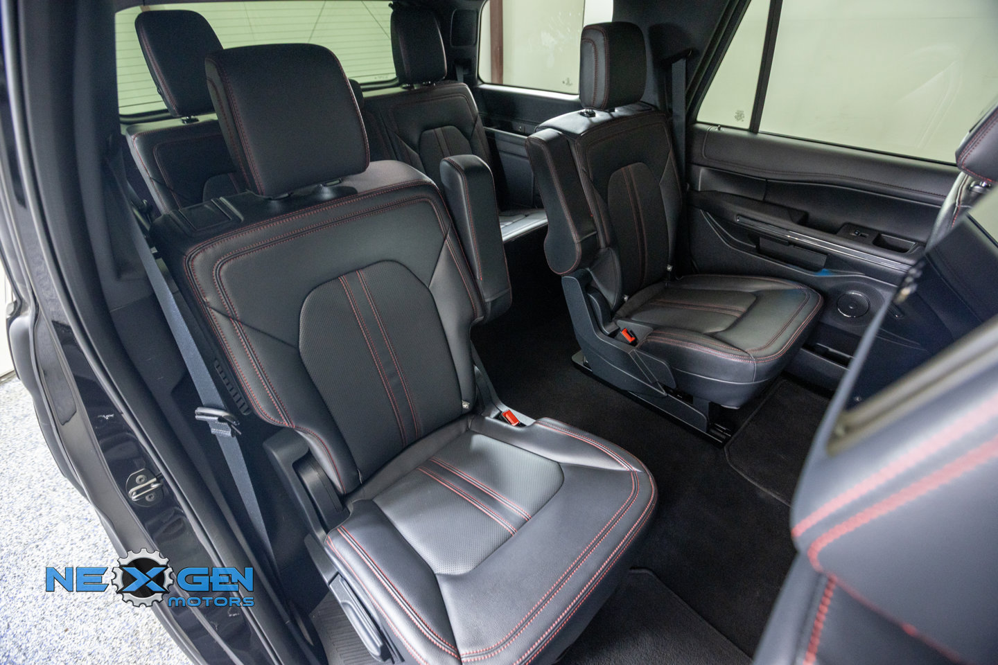Used 2024 Ford Expedition Limited AWD/4WD image 42