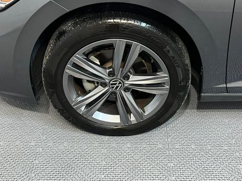 Used 2023 Volkswagen Jetta SE FWD image 9