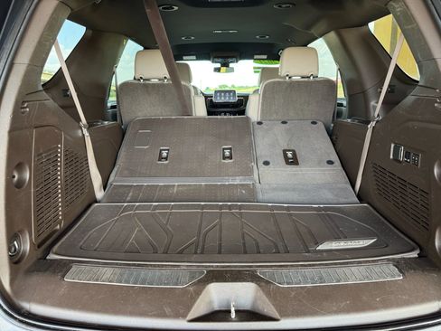 Used 2021 Chevrolet Tahoe Z71 w/ Z71 Off-Road Package image 24