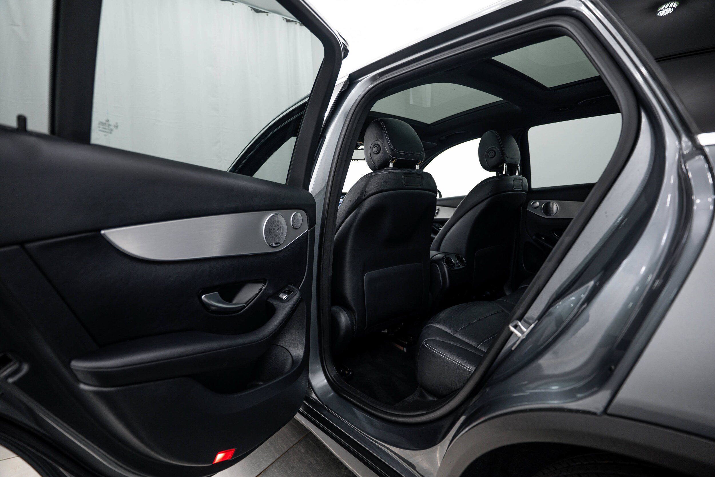Used 2019 Mercedes-Benz GLC 300 4MATIC image 16