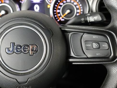 Used 2022 Jeep Wrangler Unlimited Sport AWD/4WD image 10