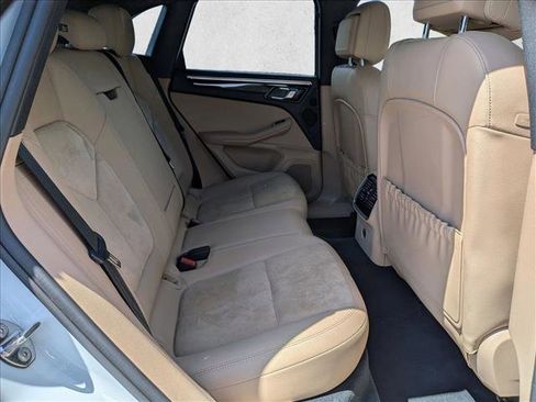 Used 2019 Porsche Macan AWD/4WD image 23