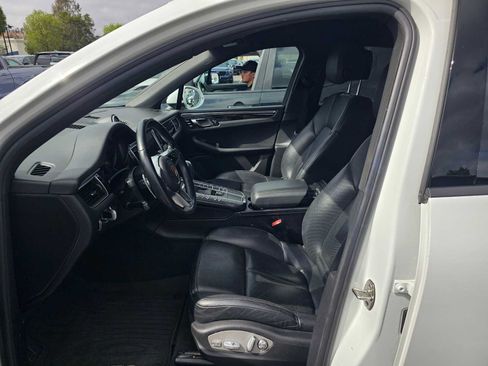 Used 2017 Porsche Macan AWD/4WD image 19