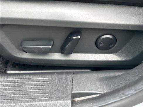 Used 2023 Nissan Rogue SL w/ SL Premium Package image 17