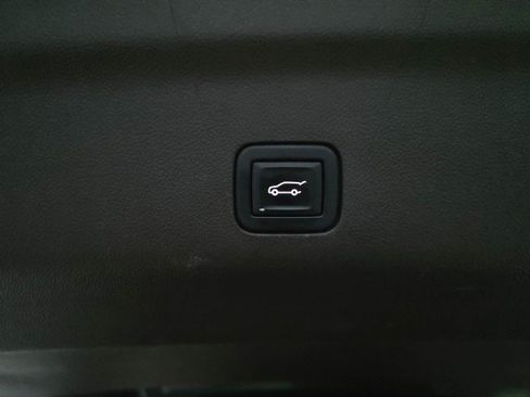 Used 2022 Chevrolet Tahoe LT w/ Luxury Package AWD/4WD image 39
