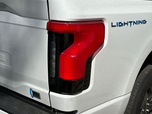 Used 2025 Ford F150 Lightning Flash AWD/4WD image 8