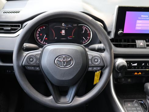 Used 2024 Toyota RAV4 LE AWD/4WD image 22