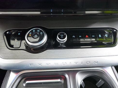 Used 2025 Ford Expedition Max Platinum image 22