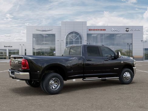 New 2026 RAM 3500 Laramie w/ Max Tow Package AWD/4WD image 4