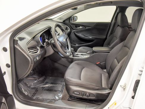 Used 2024 Chevrolet Malibu LT image 8