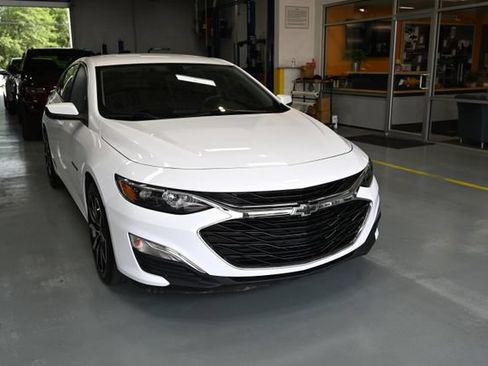 Used 2021 Chevrolet Malibu RS w/ LPO, Convenience Package 1 FWD image 3