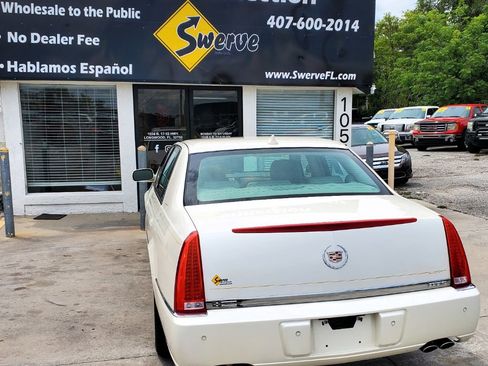 Used 2011 Cadillac DTS Premium FWD image 13
