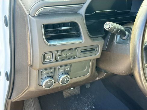 Used 2023 GMC Yukon SLT image 11