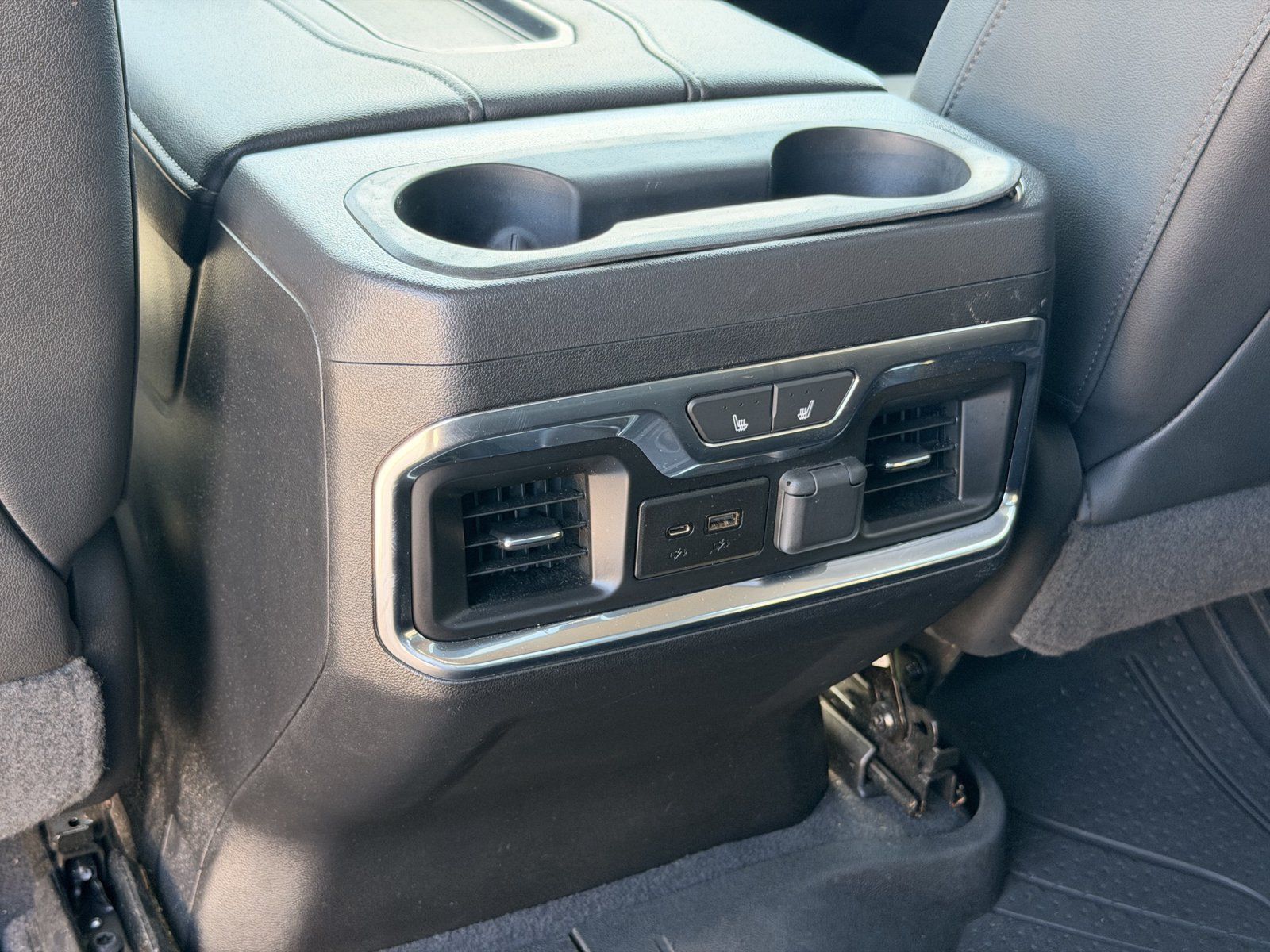 Used 2019 Chevrolet Silverado 1500 LTZ w/ LTZ Plus Package AWD/4WD image 31
