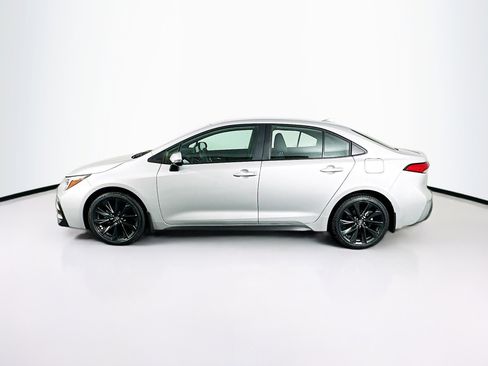 Used 2026 Toyota Corolla SE FWD image 4