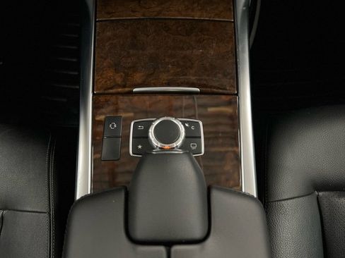 Used 2016 Mercedes-Benz E 350 4MATIC Wagon image 36